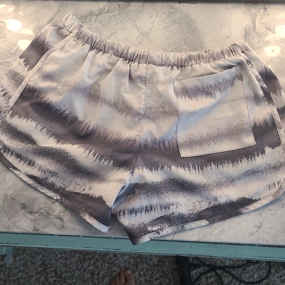 Marble running shorts with spandex - Picture 2 of 4